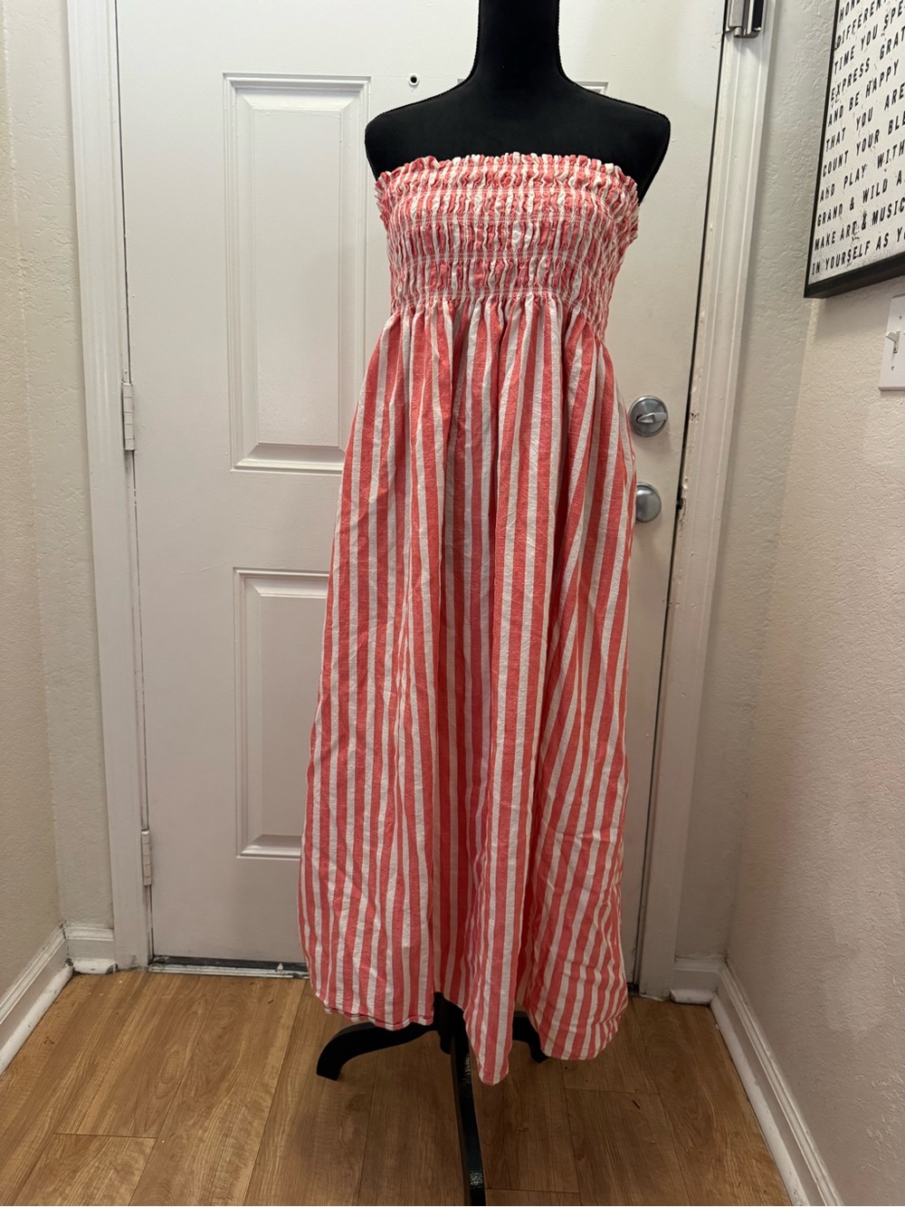 Universal Thread Coral and White Striped Strapless Maxi Dress 0014